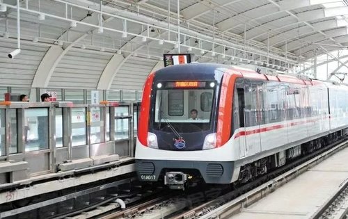 地铁三号线通车在即