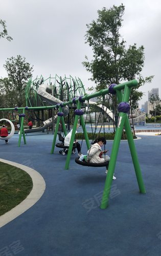 郑州华侨城动态:童趣园一角,小朋友健康快乐的成长-郑州安居客