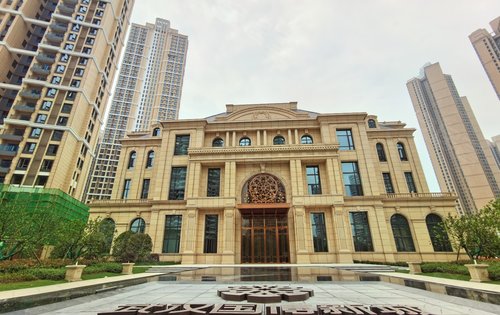 武汉国博新城d10地块,144-177㎡小高层,2t2户,南北双阳台,公摊18%已