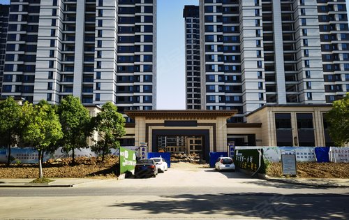 金鹏山河赋动态:小区北大门和楼体展示-滁州安居客