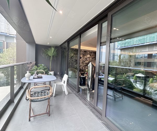 滨江潮语鸣翠轩D5户型,滨江潮语鸣翠轩5室2厅4卫0厨约241.00平米户型图,朝南朝向 - 杭州安居客