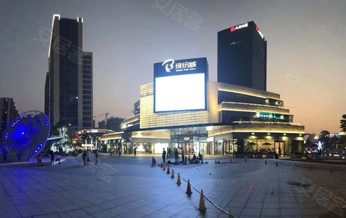 广州绿地缤纷城,已经开业,小区楼下的商业城已开