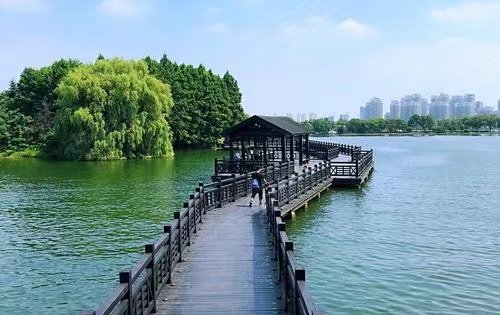 出门500米石湖景区公园 800米东吴天街商圈