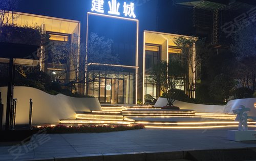 民权建业城动态:建业城的新亚洲风格夜晚的样子-商丘安居客