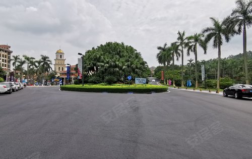 碧桂园翡翠山园区内道路环境