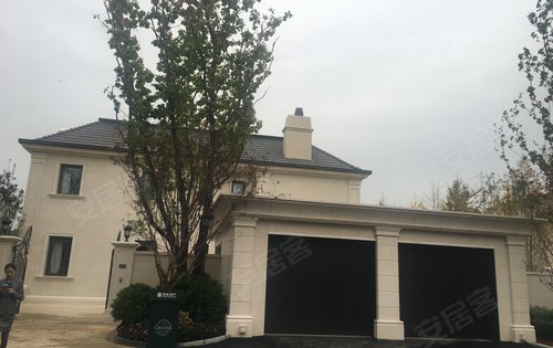 鲁能格拉斯小镇