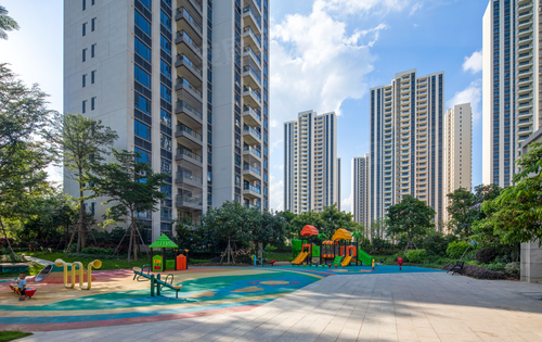 凤凰城小区楼栋外观更显现代化