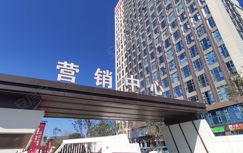 艺城pgc紫金中心动态:小区中心绿化广场及小区大门-昆明安居客