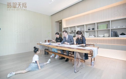 营销中心暨公园示范区今日盛放
英国皇家礼仪之旅面试优雅启动