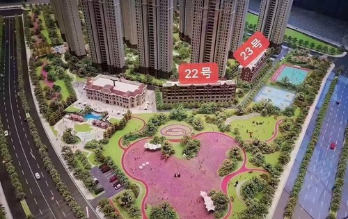 兰州新区绿地dk5(七期)外围商业街,位置特别好,周边人流量大,交通便利