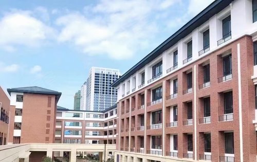 即将开学的明德望城中小学