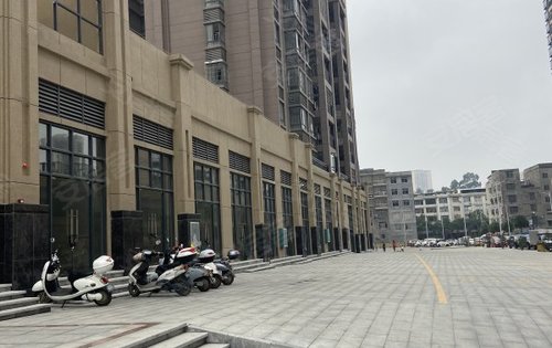北流荣顾购物公园