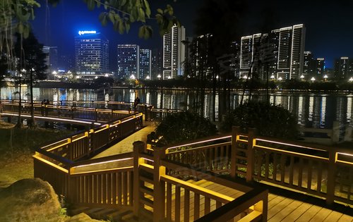 萬科幸福譽動態:夜景|鳳凰湖|距離萬科幸福譽約1km-廣州安居客