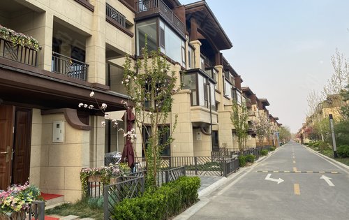 路劲阳光城叠拼别墅园区实景欢迎看房咨询了解