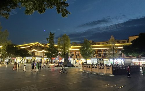 项目附近步行街