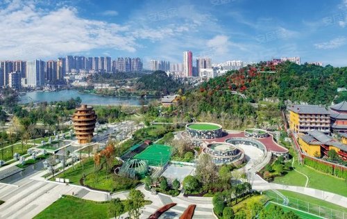 坐拥示范性梵华里文旅商业街区小镇,下楼就是休闲.吃喝玩乐集于一体!