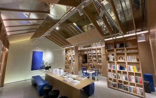小区架空层图书馆