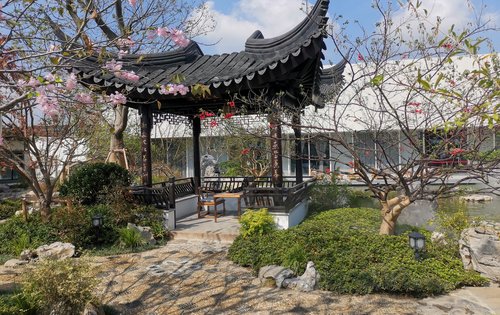 天境上辰动态:六角亭,水流云在太湖石,瘦皱漏透-苏州安居客