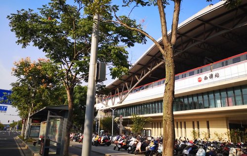 樟湾国际一路之隔西漳地铁站