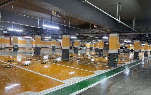 碧桂园锦绣西湖地下停车位满满的高级感干净明亮