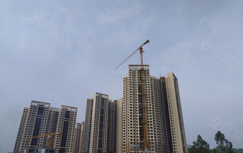 在建东江新城12期远处实拍更多详情微聊