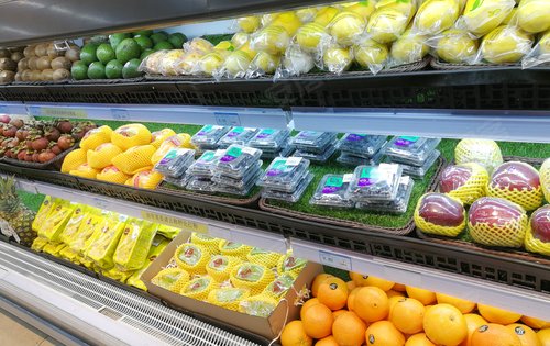 社会集智慧生活超市为业主提供齐全新鲜的蔬菜水果