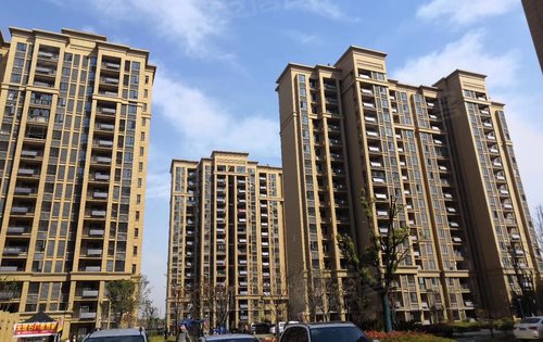 汉口北御湖园小高层展现有氧湖区生活资料收取中