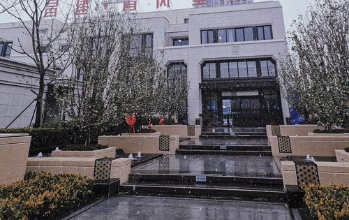 昌建青风墅院动态:雪中的售楼部-安阳安居客