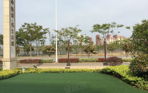 南益名士公馆动态:一路之隔的后官湖湿地公园-武汉安居客