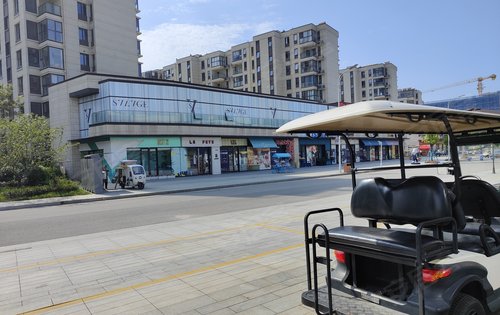 蔚然锦绣,小区自动商业,生活便利,欢迎大家来售楼处找我看房!