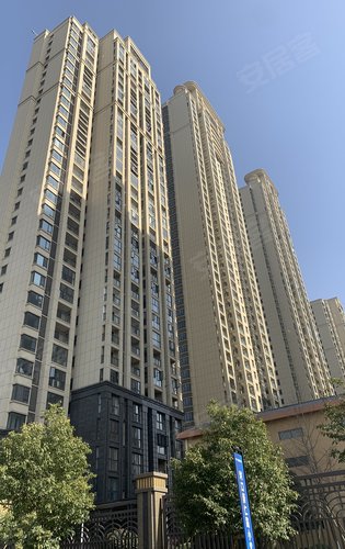 兴华尚都国际外立面1号楼的工程进度