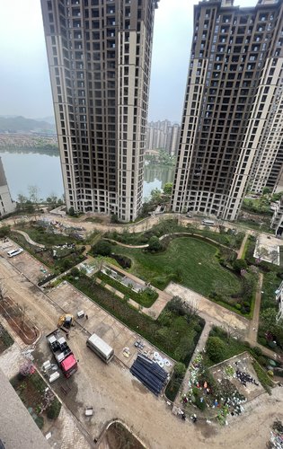 东海闲湖城·栖霞湾动态:栖霞湾组团内部绿化现状，站在阳台随手拍，今年年底交房，美好即将呈现-杭州安居客