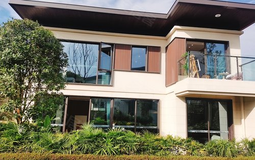 峨眉·观顶动态:拍摄现场独门独户独院,全景落地窗,超大私家庭院-峨眉