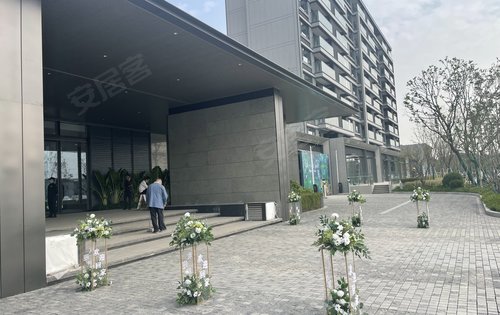 樟宜翠湾动态:小区酒店式大门-杭州安居客