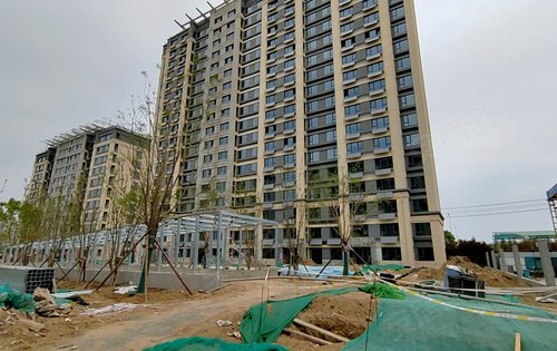 潮白河孔雀城在售产品:人大老师三期博学园笃行园,人大附中附小旁知行