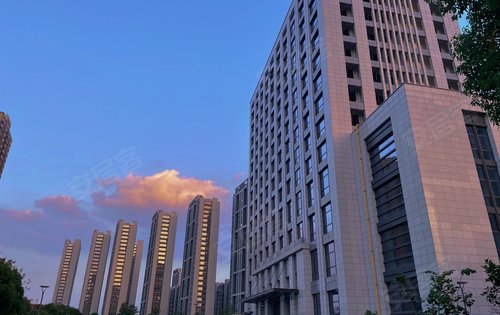 樟宜翠湾动态:樟宜翠湾小区的外立面-杭州安居客