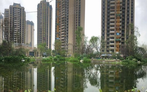 恒大金碧天下動態:金碧天下五期公園-成都安居客