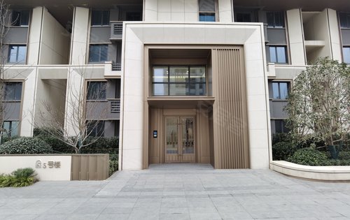 万科潮鸣单元门实景