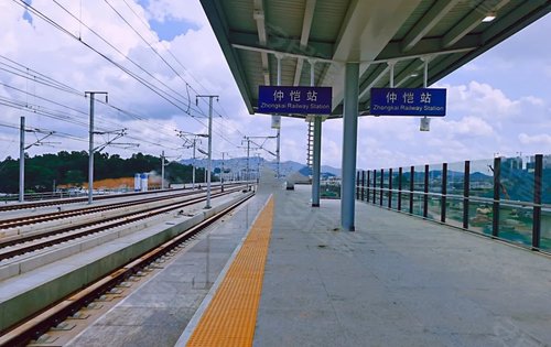 赣深高铁12月10日正式通车了仲恺站出发两站到深圳