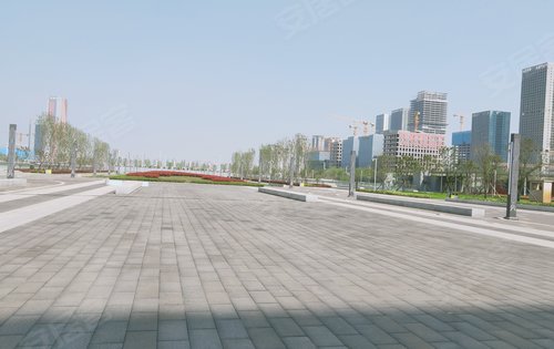 高铁站东广场肉枣可见的高区发展中