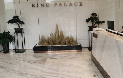 兴庆御苑售楼部正在接待