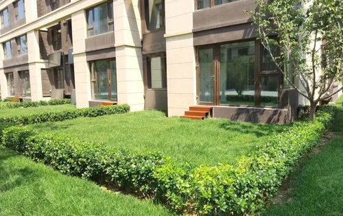 富力城一期交房现场