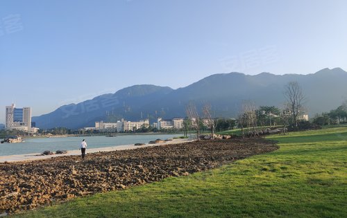 晴空万里旗山湖保利阅云台有兴趣可以微聊我哦