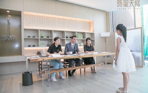 营销中心暨公园示范区今日盛放
英国皇家礼仪之旅面试优雅启动