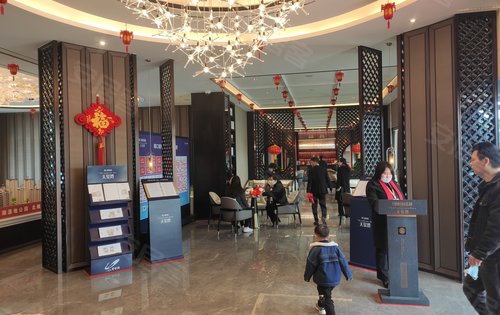 新的售楼部已经装修好了,欢迎随时参观