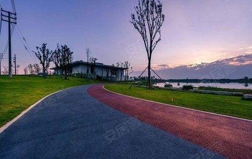 泉水河公園項目東起大連灣入海口,西至華北路,全長3.