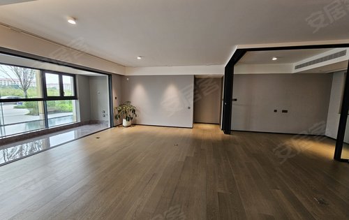 中海和山动态:143户型清水样板房-南京安居客