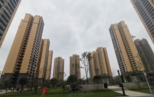 云湖一号动态:小区中庭景观大气-自贡安居客