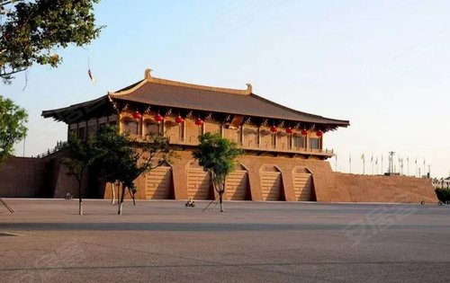 附近的大明宮國家遺址公園是世界文化遺產全國重點文物保護單位