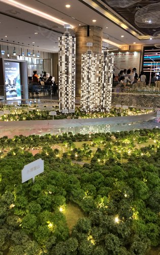 亚运城天逸组团e7 e8 e9栋 沙盘位置实景拍摄,南向看首排.